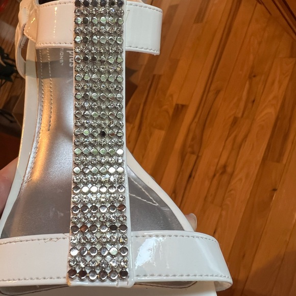 Comfort Plus by Predictions Swanky White Patent wedge sandal.  NWT Size 8W - Picture 3 of 12